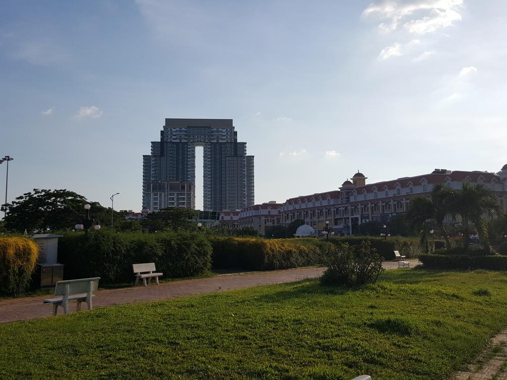 The Little Garden Boutique Hotel Phnom Penh Exterior foto